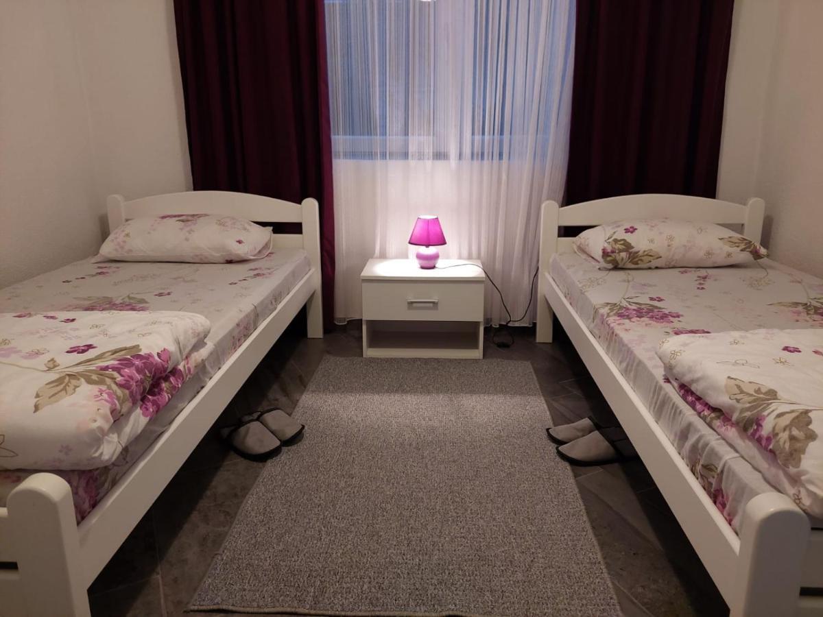 Apartman Amelaa Kulen Vakuf Eksteriør bilde